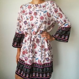 Beachlunchlounge soft pink floral midi dress